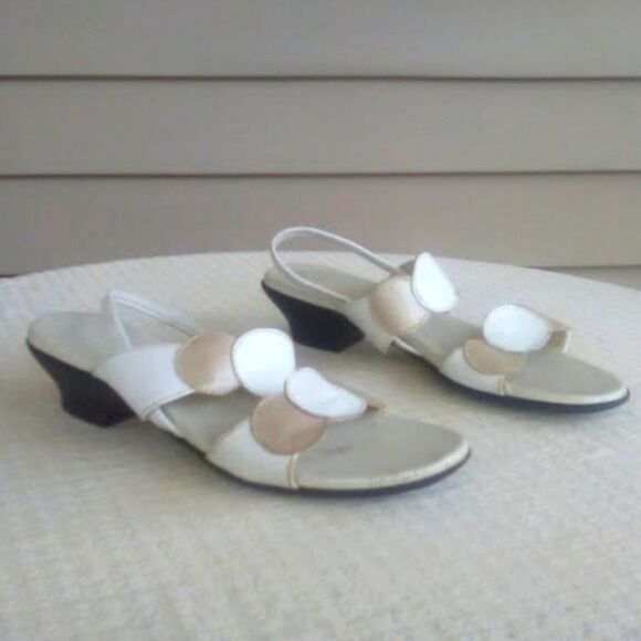Munro Women's Double Vamped White & Cream Sling Back Comfort Sandals Size 8N - Picture 2 of 13